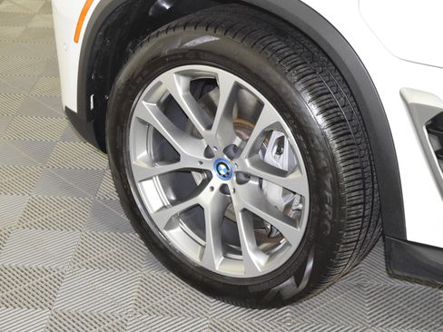 Used 2025 BMW X5 xDrive50e image 46