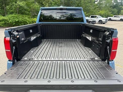New 2026 Toyota Tacoma TRD Off-Road w/ TRD Off Road Premium Package AWD/4WD image 11