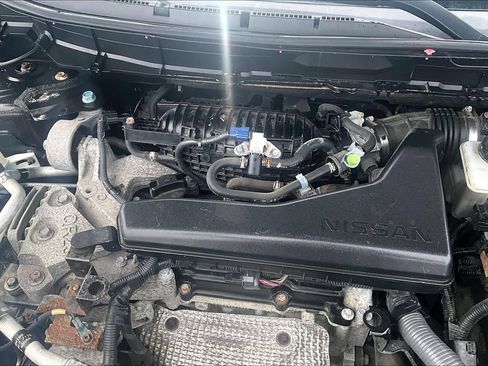 Used 2018 Nissan Rogue SV AWD/4WD image 31