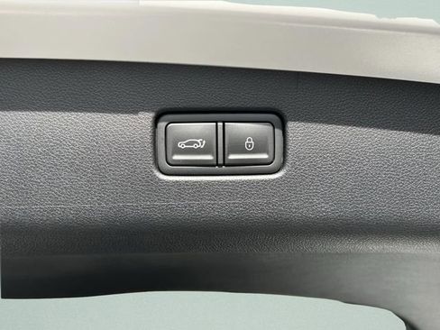 New 2026 Genesis GV70 2.5T Select image 17