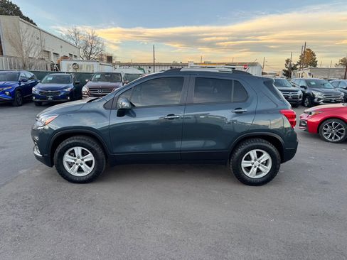 Used 2021 Chevrolet Trax LT image 3