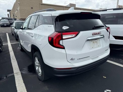 Used 2024 GMC Terrain SLE w/ Driver Convenience Package AWD/4WD image 4