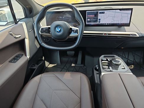 Used 2024 BMW iX xDrive50 w/ Sport Package AWD/4WD image 13