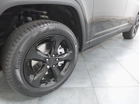 New 2025 Jeep Grand Cherokee L Limited w/ Luxury Tech Group II image 31