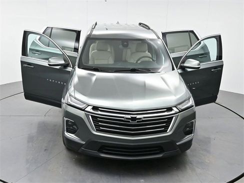 Used 2023 Chevrolet Traverse LT image 46