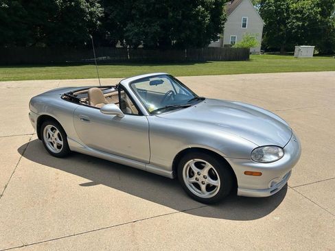 Used 2000 MAZDA MX-5 Miata image 9