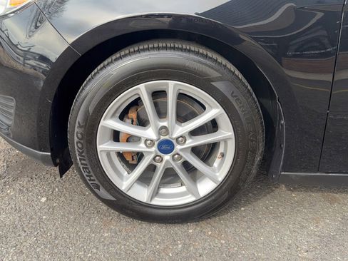 Used 2017 Ford Focus SE image 9