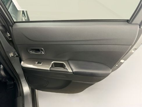 Used 2024 Mitsubishi Outlander Sport AWD image 30