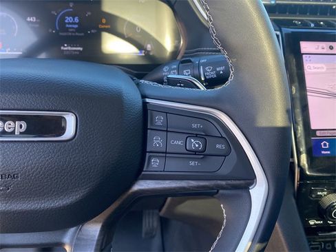 Used 2023 Jeep Grand Cherokee L Limited image 24