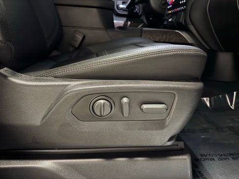 Used 2022 GMC Sierra 2500 Denali w/ Denali Black Diamond Edition image 20