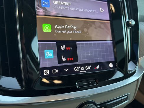 Used 2023 Volvo V60 B5 Cross Country Plus w/ Climate Package image 25