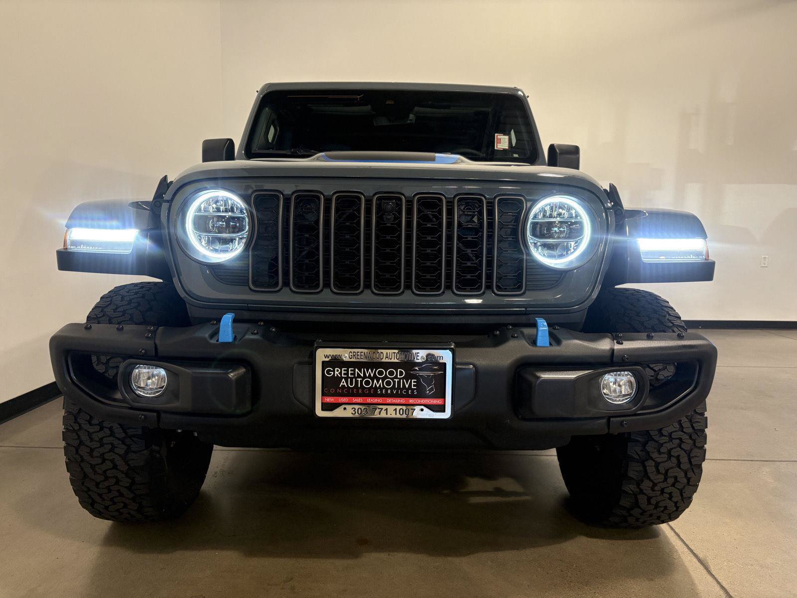 Used 2024 Jeep Wrangler Unlimited Rubicon 4xe AWD/4WD image 8
