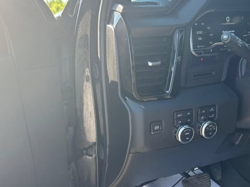 Used 2024 GMC Sierra 2500 AT4 AWD/4WD image 16
