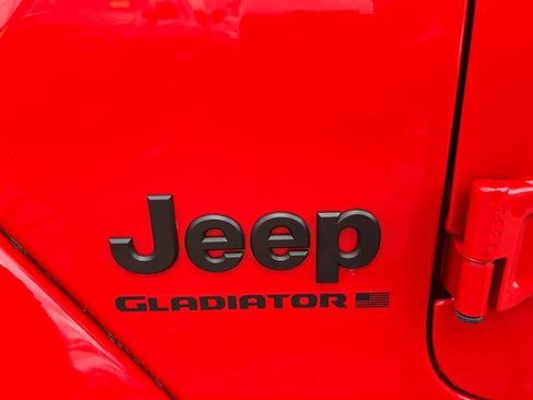 Certified 2023 Jeep Gladiator Sport image 19