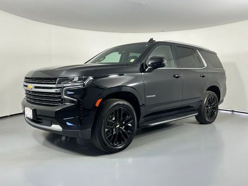 Used 2022 Chevrolet Tahoe LT w/ LT Signature Plus Package AWD/4WD image 3