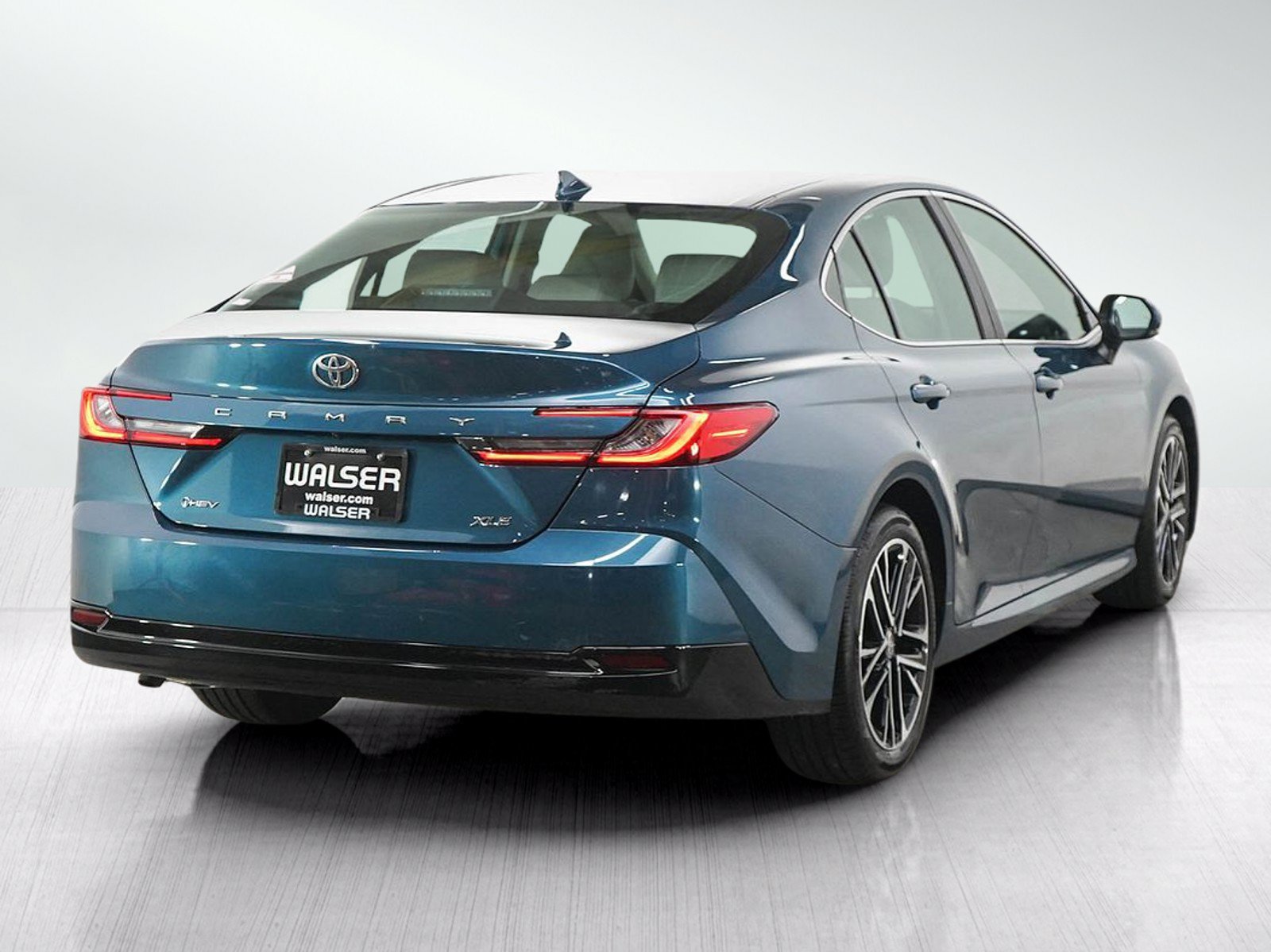 Used 2026 Toyota Camry XLE FWD image 5