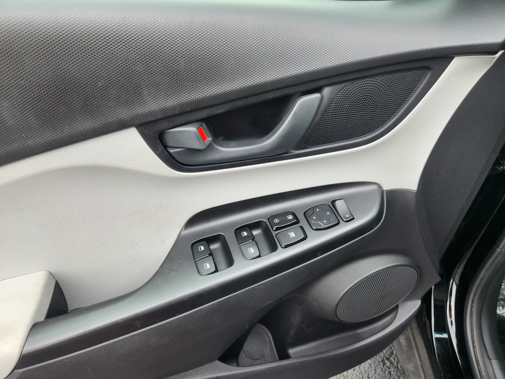Used 2023 Hyundai Kona SEL w/ Cargo Package FWD image 18