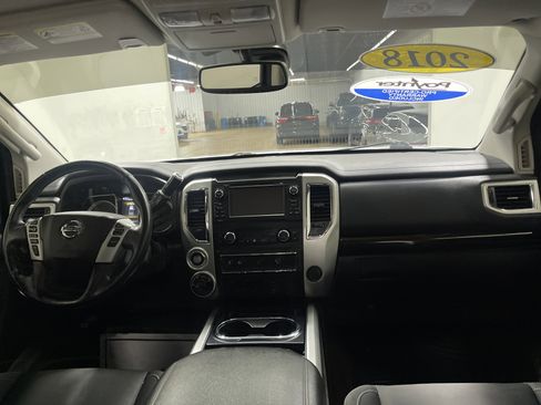 Used 2018 Nissan Titan SV w/ SV Convenience Package AWD/4WD image 22