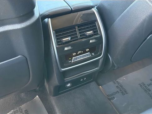 Used 2023 BMW X7 xDrive40i AWD/4WD image 19
