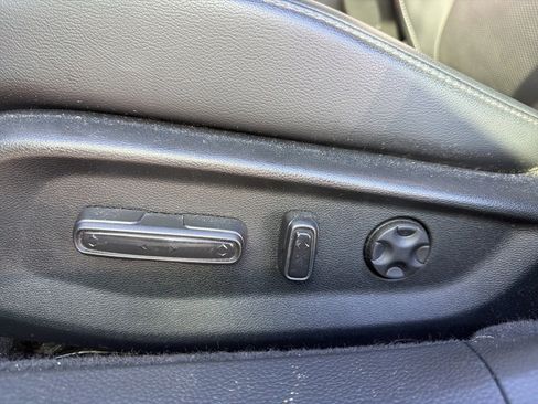 Used 2018 Honda Accord Touring image 10