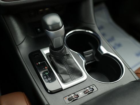 Used 2019 Toyota Highlander Limited Platinum image 22