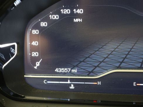 Used 2023 GMC Yukon XL Denali w/ Advanced Technology Package image 22