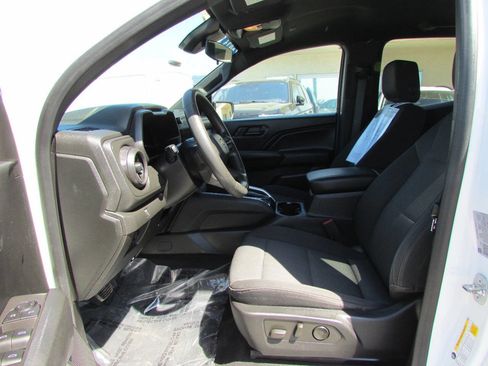Used 2023 Chevrolet Colorado W/T w/ Advanced Trailering Package AWD/4WD image 14