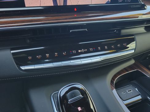 Used 2021 Cadillac Escalade Premium Luxury w/ Driver Assist Tech Package image 24