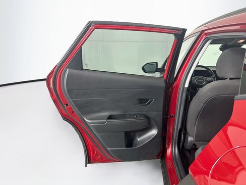 Used 2025 Hyundai Kona SEL FWD image 26