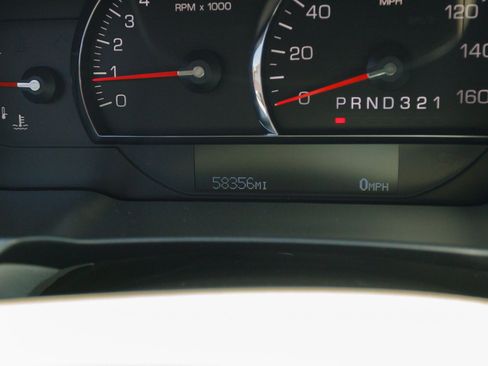 Used 2006 Cadillac DTS w/ Sun And Sound Package FWD image 23