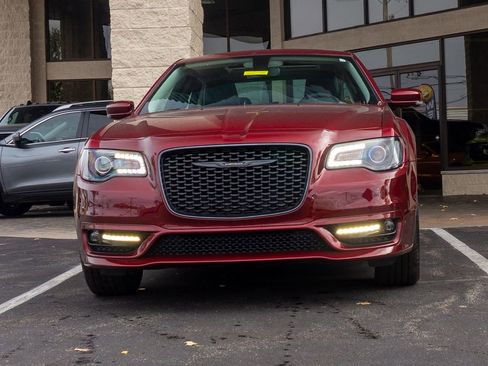 Used 2023 Chrysler 300 Touring L w/ Popular Equipment Group image 12