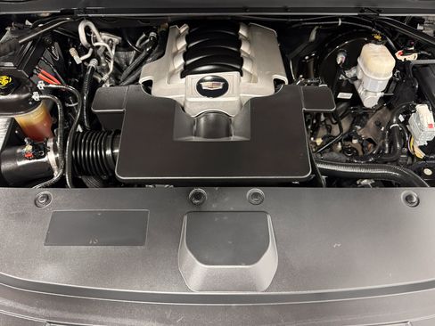 Used 2019 Cadillac Escalade ESV Premium Luxury image 20