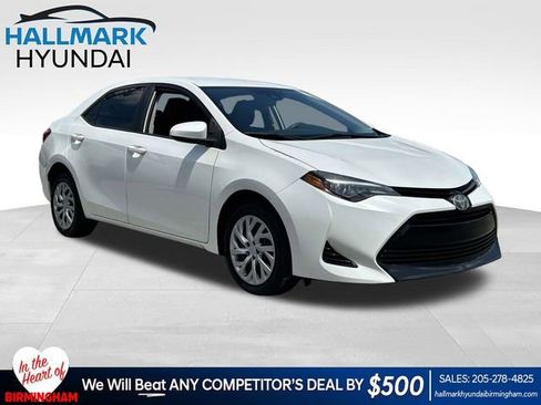 Used 2017 Toyota Corolla LE FWD image 1