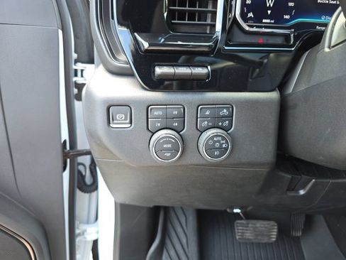 Used 2025 Chevrolet Silverado 2500 ZR2 w/ Technology Package AWD/4WD image 26