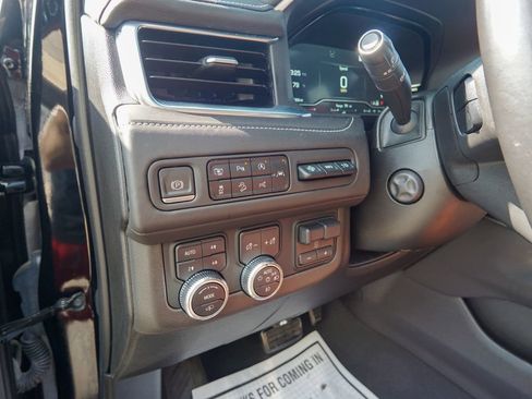 Used 2023 GMC Yukon XL Denali Ultimate AWD/4WD image 23