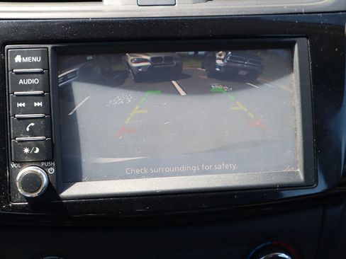 Used 2019 Nissan Sentra S image 29