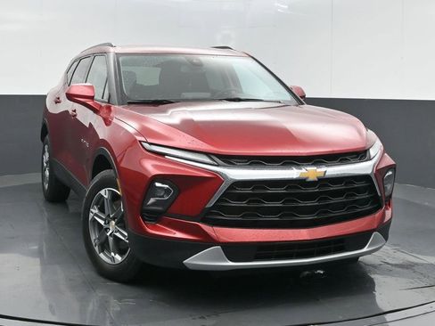 Used 2023 Chevrolet Blazer LT w/ Convenience Package image 2