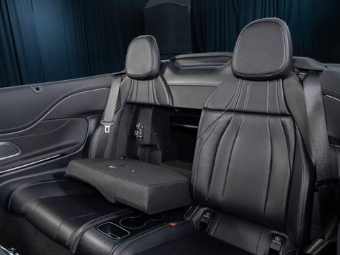 Certified 2026 Mercedes-Benz CLE 300 4MATIC Cabriolet image 33