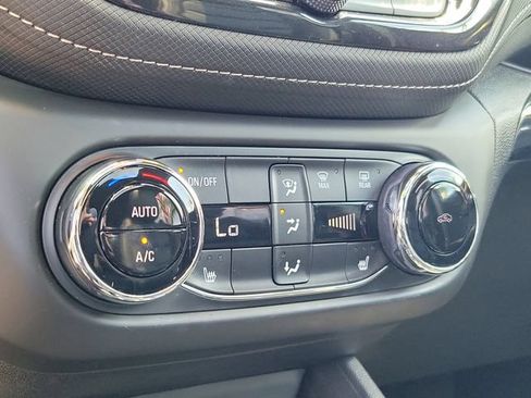 Used 2023 Chevrolet TrailBlazer ACTIV w/ Sun and Liftgate Package AWD/4WD image 28