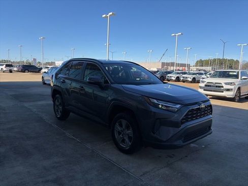 Used 2024 Toyota RAV4 XLE image 5