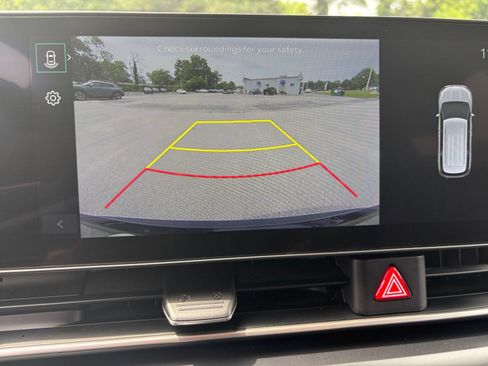Used 2026 Kia Carnival FWD image 24