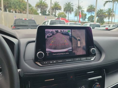 Certified 2021 Nissan Rogue SV image 23