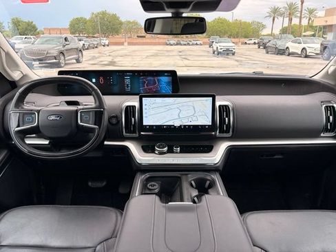 Used 2025 Ford Expedition Max Platinum AWD/4WD image 12