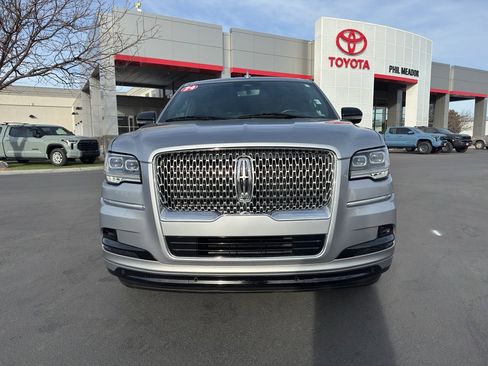 Used 2024 Lincoln Navigator L Premiere image 6