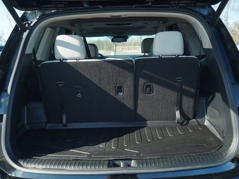 Used 2024 Kia Telluride EX w/ EX Captain's Chair Package image 19