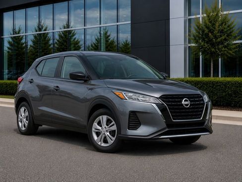 Used 2024 Nissan Kicks S FWD image 5