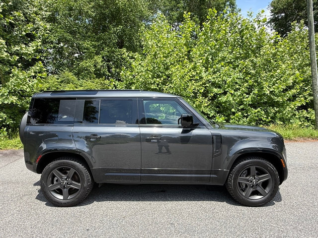 Used 2023 Land Rover Defender 110 X-Dynamic SE AWD/4WD image 5