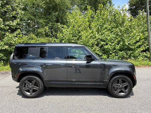 Used 2023 Land Rover Defender 110 X-Dynamic SE AWD/4WD image 5