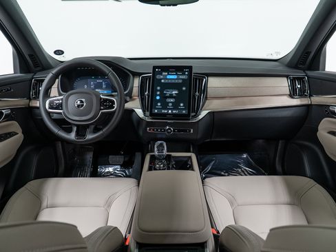 New 2026 Volvo XC90 B5 Plus w/ Protection Package image 15