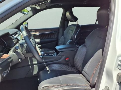 Used 2025 Jeep Grand Cherokee L Summit AWD/4WD image 16